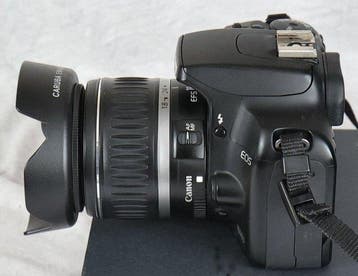 Canon 1000D incl. EF-S 18-55mm 1:3.5-5.6 II en overige, Nieuw