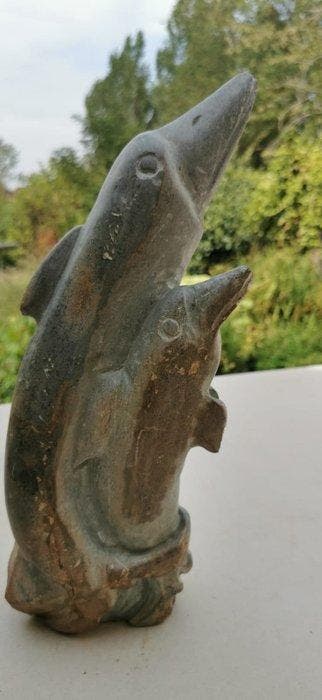 Sculptuuur voor buiten, Sculpture de deux dauphins en pierre