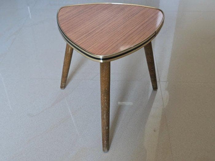 Table dappoint - Bois, panneau de particules, Laiton, Antiek en Kunst, Kunst | Designobjecten