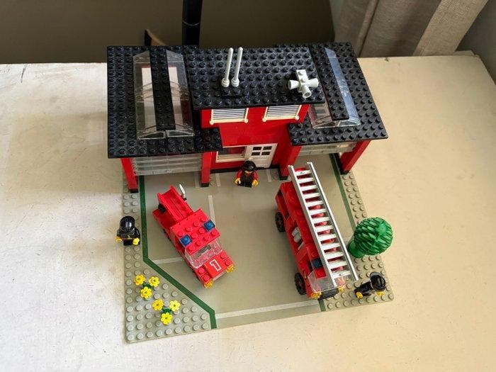 Lego - Classic Town - 6382 - Fire Station, Kinderen en Baby's, Speelgoed | Duplo en Lego