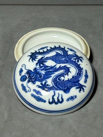 Blauw-witte draakpatroon zegelpasta-doos. - Porselein -, Antiek en Kunst