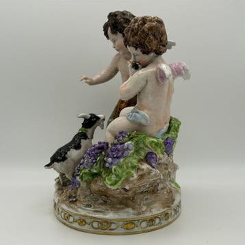 NO RESERVE PRICE - Capodimonte - Sculpture, Putti musicisti