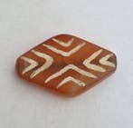 Oud-Tibetaans of Nepalees Geëmailleerd Agaat Kraal-talisman