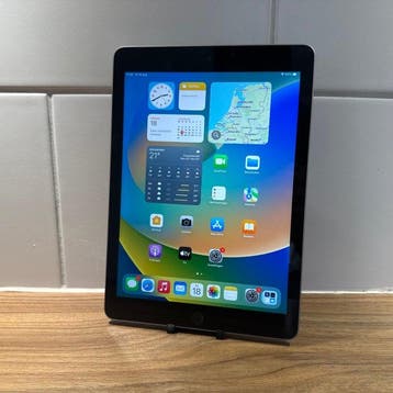 Apple iPad (5th generation) 128GB Wifi - Mobiele telefoon, Nieuw