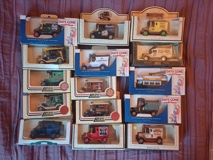 Lledo 1:43 - Modelauto (45) - Days Gone, Hobby en Vrije tijd, Modelauto's | 1:5 tot 1:12