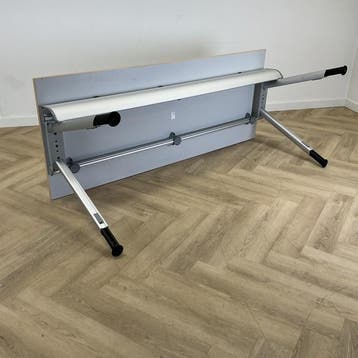 Haworth verstelbaar bureau met kabelgoot 200x80 cm, licht, In hoogte verstelbaar, Gebruikt