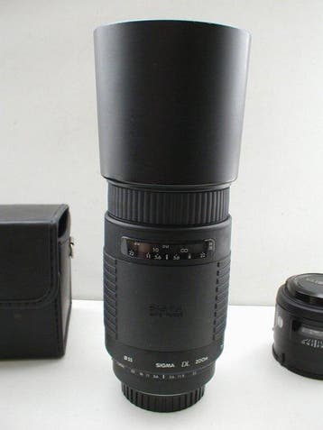 Minolta AF 50mm F/1.7 + M-AF Sigma DL Zoom 75-300mm F/4-5.6
