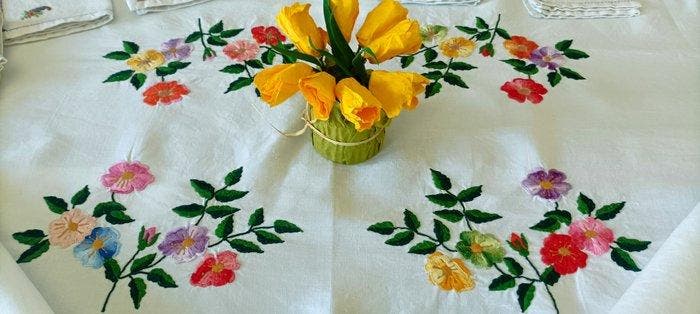 Zonder reserve - Betoverende lentekleurige handdoek, met, Antiek en Kunst, Antiek | Tapijten, Tafelkleden en Textiel