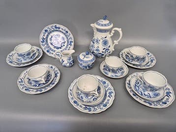 Klassisches Hutschenreuther Zwiebelmuster Kaffeeservice –