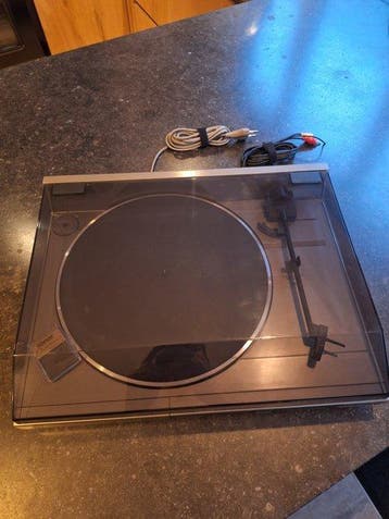Akai - AP-A2 Semi-Automatic Direct Drive Platenspeler, Nieuw