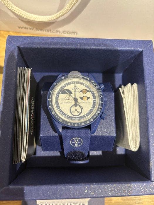 Omega x Swatch - MoonSwatch. Mission to Eartphase. Moonshine, Handtassen en Accessoires, Horloges | Heren