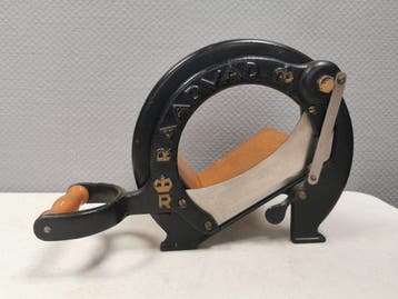 Raadvad - Ove Larsen - Coupe-pain - Modèle 294 - Fonte