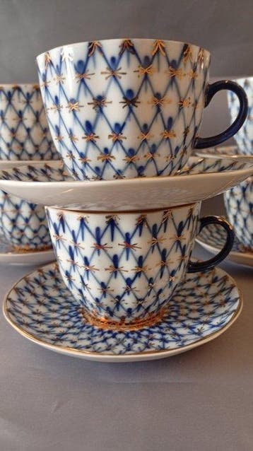 Lomonosov Imperial Porcelain Factory - A.Yatskevich. Tulip