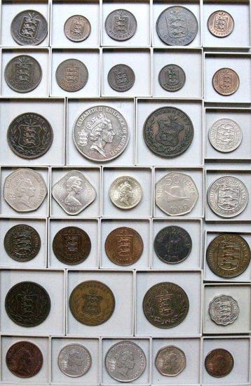 Guernsey. 33 different coins 1830-1985 | Double - 2 pounds |