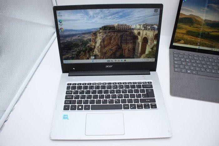 Lot of 2 modern notebooks: Acer Aspire A114-33 | Microsoft, Games en Spelcomputers, Spelcomputers | Overige Accessoires