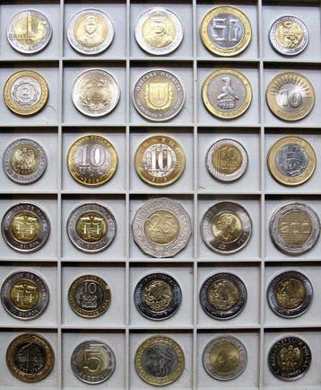 Wereld. 30 different Bi-Metal coins | 1994-2019 |, Postzegels en Munten