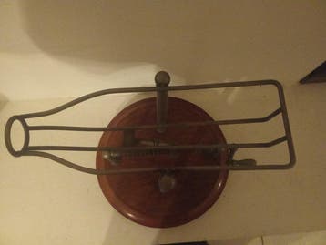 Karaf - Messing, Hout - Wieg voor mechanische bezinking.