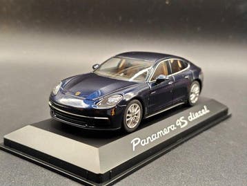 Minichamps 1:43 - Voiture miniature (2) - Porsche Panamera, Nieuw