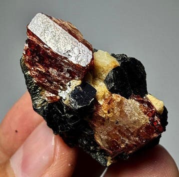 Zirkoon Kristallen op matrix- 34.34 g - (2)