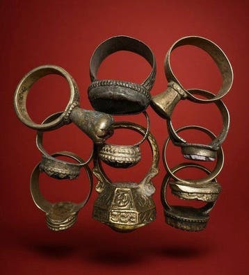 Post-middeleeuws / antieke of vintage ringen uit een