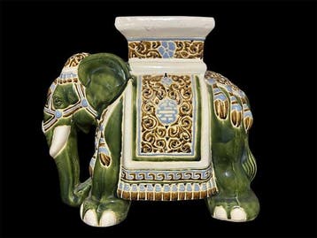 Support - Céramique - Vietnam - Une paire déléphants en