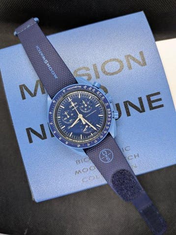 Swatch - MoonSwatch - Mission to Neptune - Sans prix de, Bijoux, Sacs & Beauté
