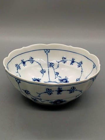 Royal Copenhagen - Plat - – Musselmalet Gerippt Porzellan -, Antiquités & Art