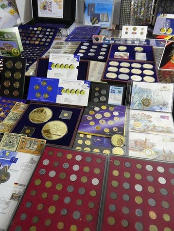 Wereld. Collection of coins/banknote/medals/euro inkl. pp