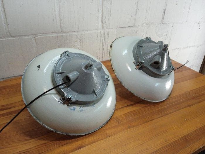 Lamp (2) - OKs 2 - Emaille, Staal, IJzer, Keramiek -, Antiquités & Art, Antiquités | Assiettes décoratives & Carrelages