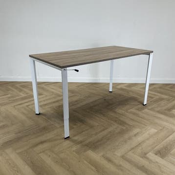 Ahrend slingerbureau 160x80 cm, max hoogte 86 cm, midden, Huis en Inrichting, Bureaus, Gebruikt