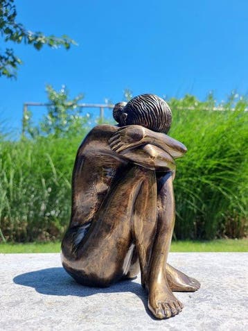 Sculpture, Gehurkte vrouw - 30 cm - Bronze