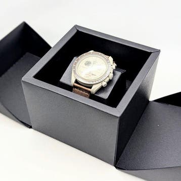 Omega x Swatch - MoonSwatch - Mission to Saturn - Zonder
