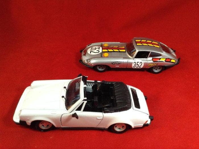 Polistil 1:24 - Model sportwagen (2) - ref. #SN02 Jaguar XKE, Hobby en Vrije tijd, Modelauto's | 1:5 tot 1:12