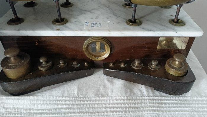 Weegschaal - Hout, Marmer, Messing, Antiek en Kunst, Curiosa en Brocante