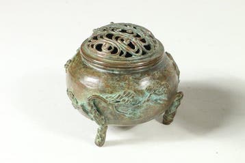 Geppo Suga - Wierookbrander - Takaoka Bronze Incense