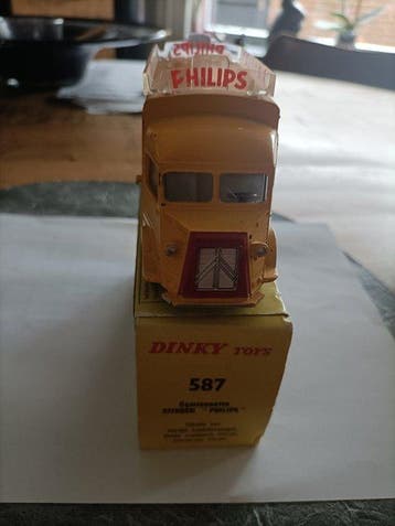 Dinky Toys 1:43 - Camionnette miniature - Citroën Camionette