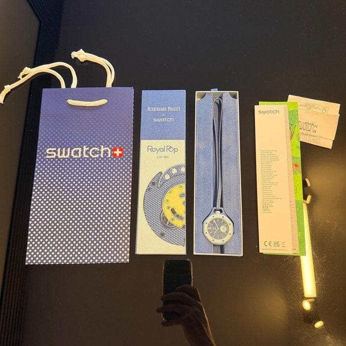 Swatch - Royal Pop Lan Ba - Sans prix de réserve -, Handtassen en Accessoires, Horloges | Heren