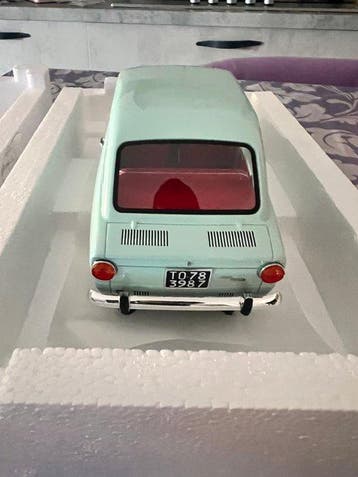 Laudoracing 1:18 - Voiture miniature - Fiat 850 Berlina