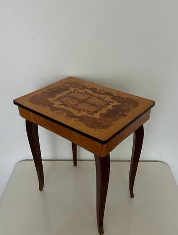 Bijzettafel - Hout - Vintage Italiaanse bijzettafel in de