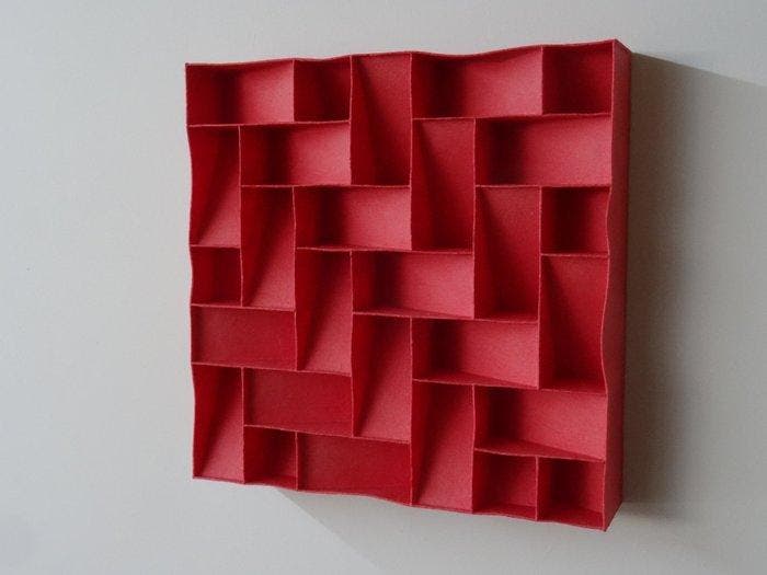 2026 - 29 rood minimalistisch wandrelief, Antiek en Kunst, Kunst | Designobjecten