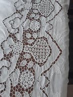 Tafelkleed met Italiaanse kant en borduurwerk - Tafelkleed -, Antiek en Kunst