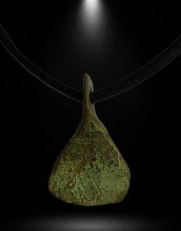 Viking periode Hanger in de vorm van een bijl. In goede