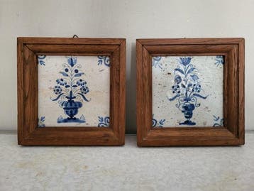 Antique Carreau (2) - Delft, Plateelbakkerij - Antique -