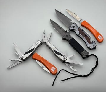 Themacollectie - Vijf messen en multitools – Outdoor /, Antiek en Kunst