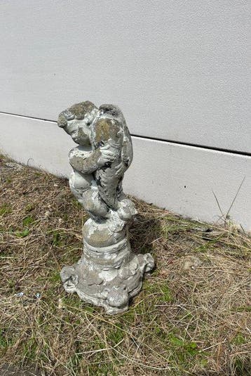 Onbekend - Sculpture dextérieur, Geen titel - 58 cm - béton