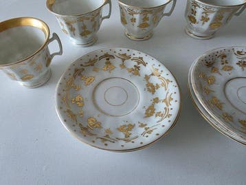 Tasse et soucoupe - Porcelaine - Début du XXe siècle