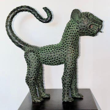 Léopard en bronze à patine verte - Sculpture - Nigeria