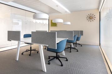 Werkplek-membership in Manhattan Center, Verzenden