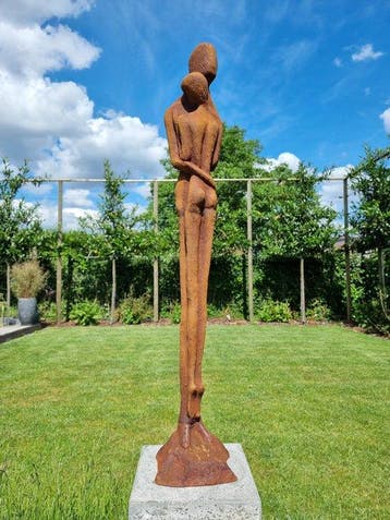 sculptuur, Omhelzend koppel - 100 cm - IJzer
