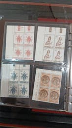Cité du Vatican - Accumulation de timbres du Vatican, neufs